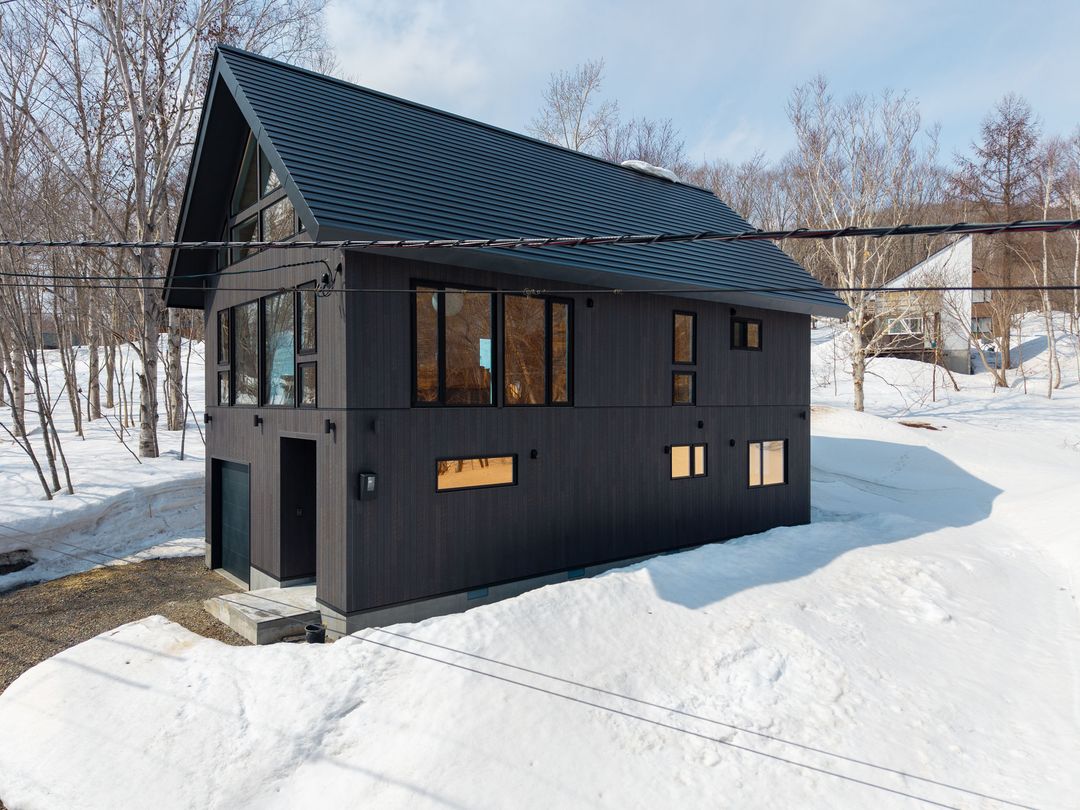New Build Niseko Soga Forest Chalet - 3 Bedroom House - Thumbnail 3