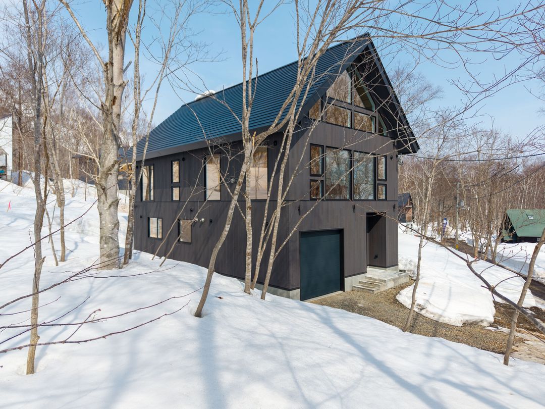 New Build Niseko Soga Forest Chalet - 3 Bedroom House - Thumbnail 4
