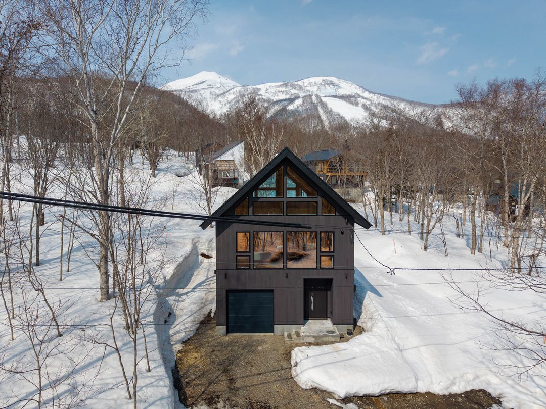 New Build Niseko Soga Forest Chalet - 3 Bedroom House - Thumbnail 2