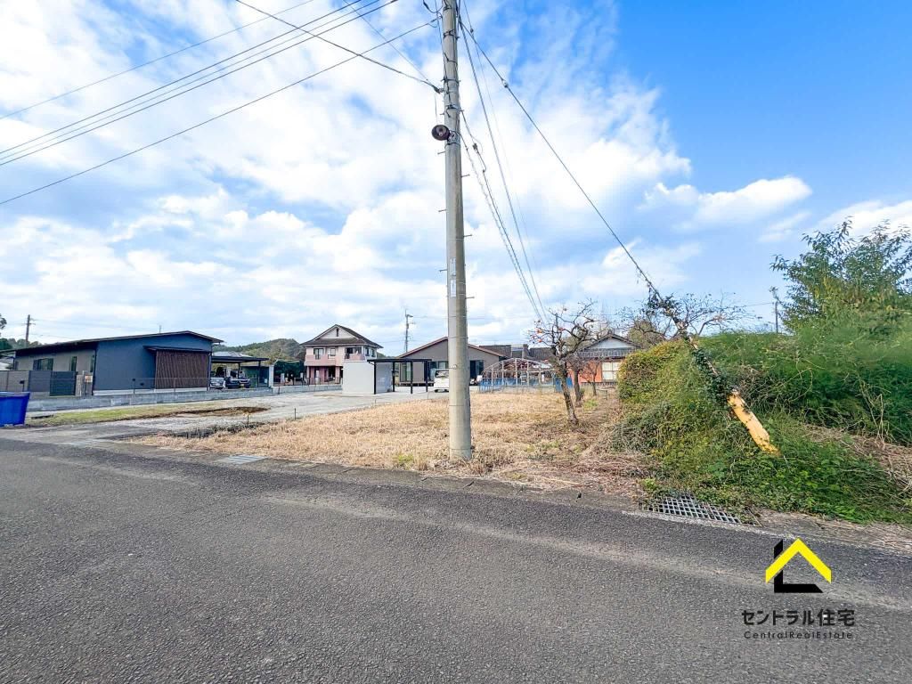 Large Land Plot for Sale in Kunifune Town, Miyazaki - No Building Conditions - Thumbnail 4