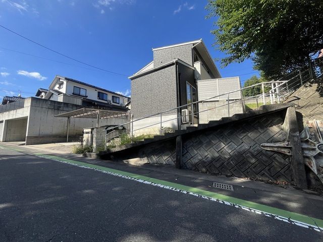 4SLDK Solar-Powered House for Sale in Hayashima, Okayama - Thumbnail 2