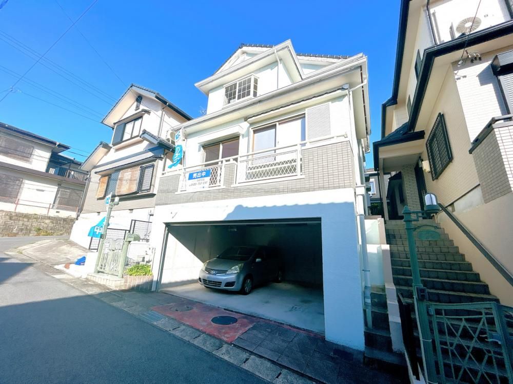 5LDK Renovated House in Owariasahi with 2 Car Parks - Thumbnail 2