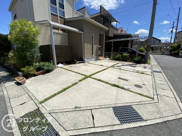 4LDK Family House in Himeji with 3-Car Parking Near Schools - Thumbnail 2