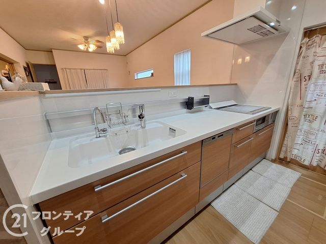 4LDK Family House in Himeji with 3-Car Parking Near Schools - Thumbnail 4