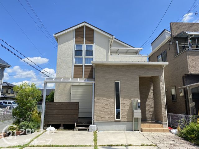 4LDK Family House in Himeji with 3-Car Parking Near Schools - Main Image