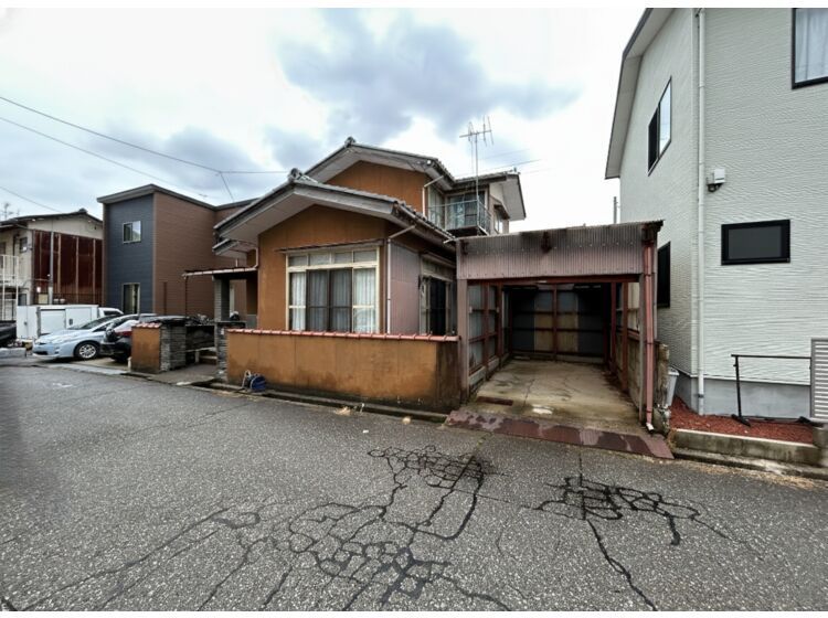 Land with Old House for Renovation in Kanazawa, Ishikawa - Thumbnail 3