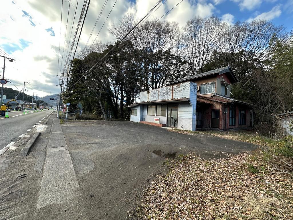 729 sqm Land Plot with Old House in Takahama, Fukui - Thumbnail 2