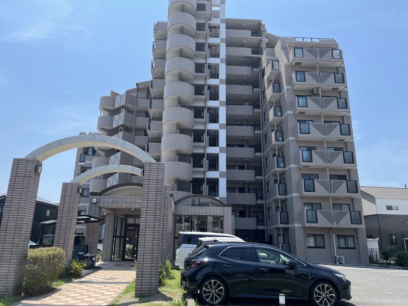 4LDK Apartment in Toyota City with South-Facing Balcony - Thumbnail 2