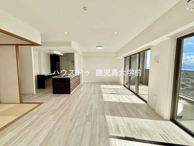 Shine Murasakibara 14F 3LDK Condo with Sakurajima View | Kagoshima - Thumbnail 2