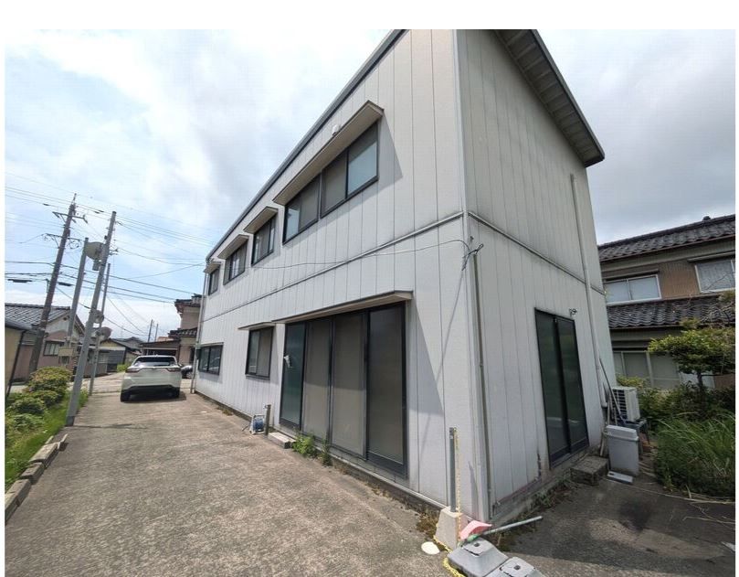 3LDK Steel House with Garage in Tonami, Toyama - Thumbnail 2
