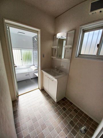 Renovated 3SLDK house in Hiroshima with parking - Thumbnail 4