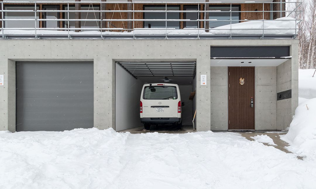 8BR Ski Chalet in Niseko Hirafu, Hokkaido - Thumbnail 3