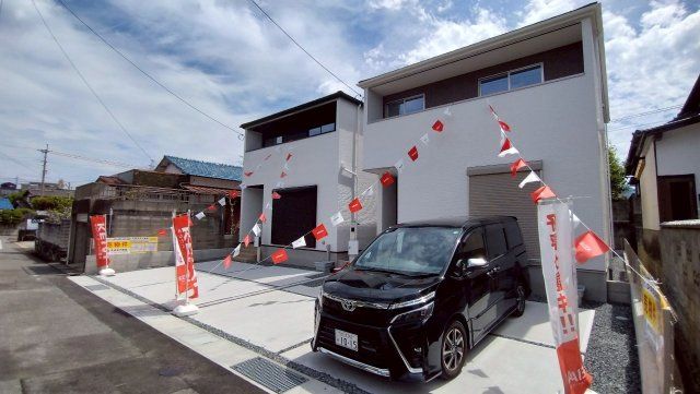 New 4LDK House in Kitakyushu with 2 Car Parking & Walk-in Closet - Thumbnail 3
