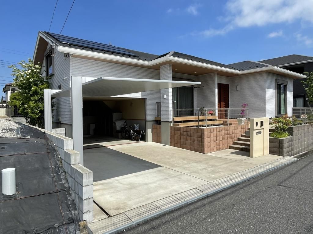 Modern 3LDK House in Kisarazu with Solar Panels and Garage - Thumbnail 2