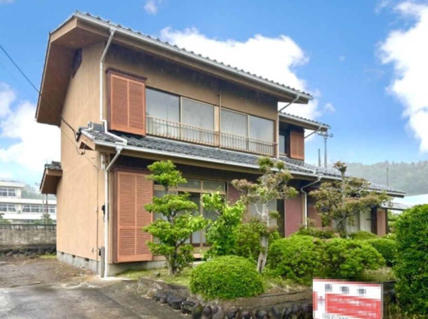 7-Bedroom House for Sale in Takasaki, Gunma with Renovation Options - Image 1