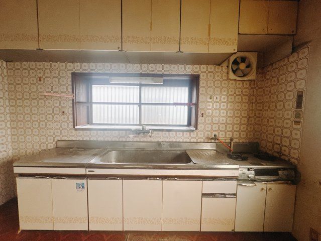 7-Bedroom House for Sale in Takasaki, Gunma with Renovation Options - Thumbnail 4