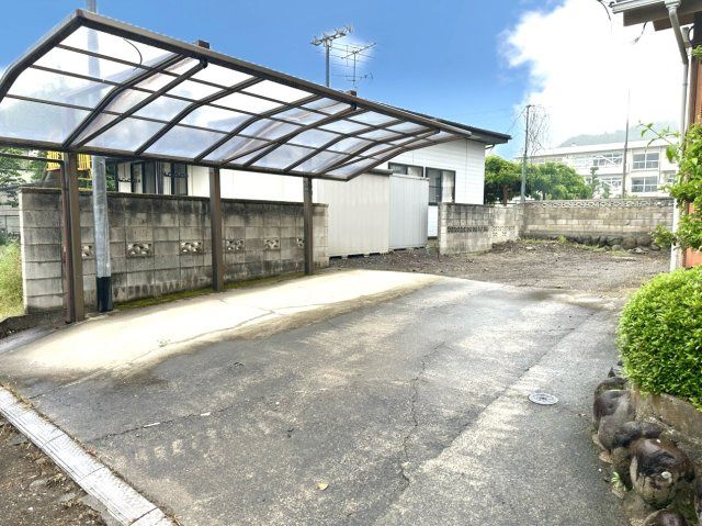 7-Bedroom House for Sale in Takasaki, Gunma with Renovation Options - Thumbnail 2