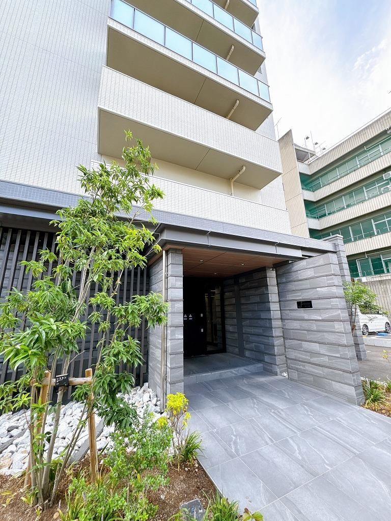J. CREST Kenchomae 14F 2LDK Apartment in Central Takamatsu - Thumbnail 3