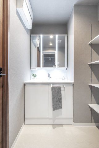 Renovated 3LDK Apartment with Private Garden in Takasaki, Gunma - Thumbnail 4