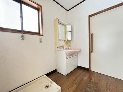 Spacious 8DK House with Large Garden in Niigata's Akiha Ward — Image 4, Akiba, Niigata