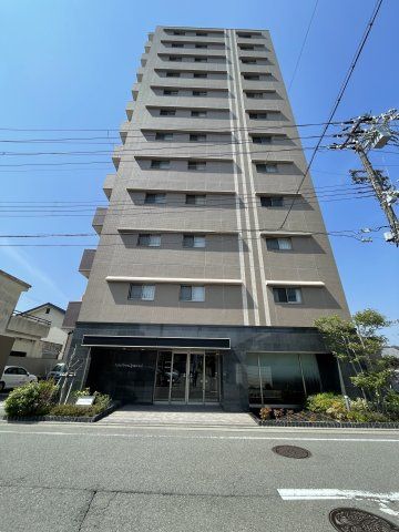 3LDK Apartment for Sale in Wakayama City, Wakayama Prefecture - Thumbnail 2