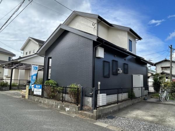 Renovated 4LDK House with Dual Parking in Fukuoka's Hayara Ward - Image 1