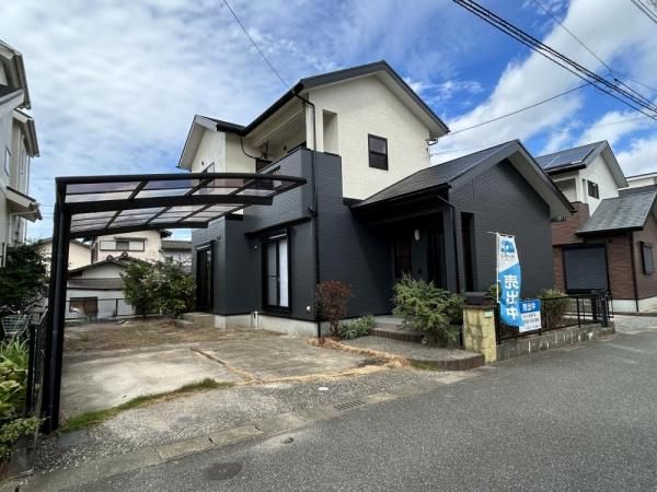 Renovated 4LDK House with Dual Parking in Fukuoka's Hayara Ward - Thumbnail 2