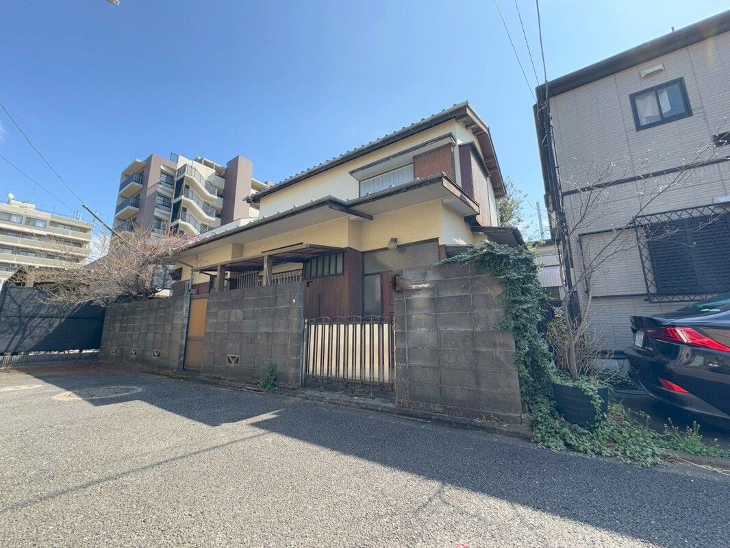 Modern Japanese Home Land for Sale in Nerima, Tokyo - Thumbnail 2