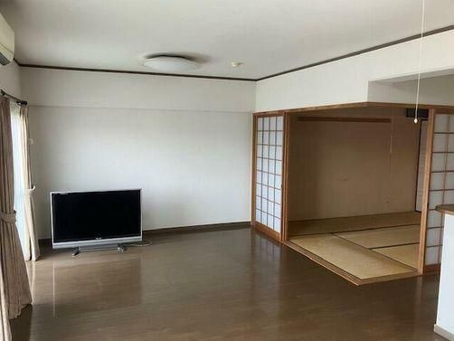 3LDK Condo in Oita City Near JR Station with Balcony - Thumbnail 3