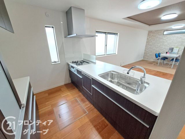 4LDK Family Home in Higashiōsaka with Parking - Thumbnail 3