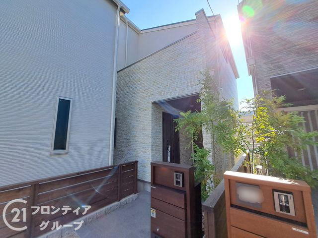 4LDK Family Home in Higashiōsaka with Parking - Thumbnail 2