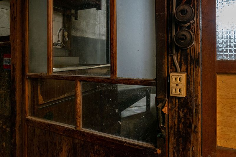 Unrenovated Kyoto Machiya with Shop on Teramachi Street for Sale - Thumbnail 4