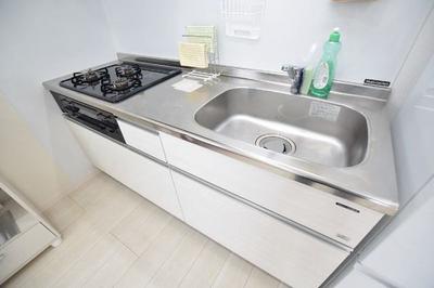 Oceanview 2LDK House in Okinawa's Kouri Island — Image 3, Nakijin, Okinawa