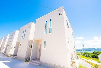Oceanview 2LDK House in Okinawa's Kouri Island — Image 2, Nakijin, Okinawa