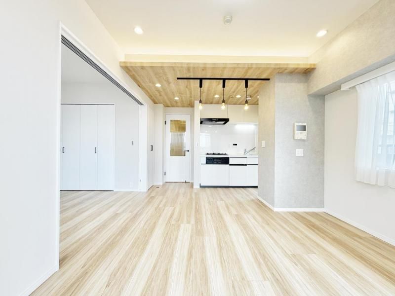 Renovated 3LDK Apartment for Sale in Koto City, Tokyo - Thumbnail 3