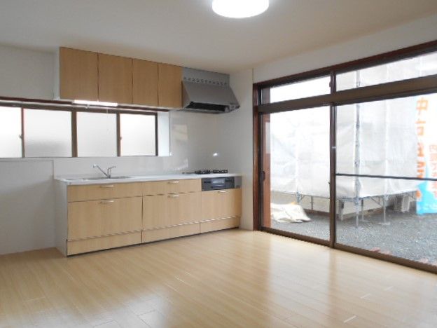 Renovated 3DK House in Kiryu with Large Land Plot - Thumbnail 2