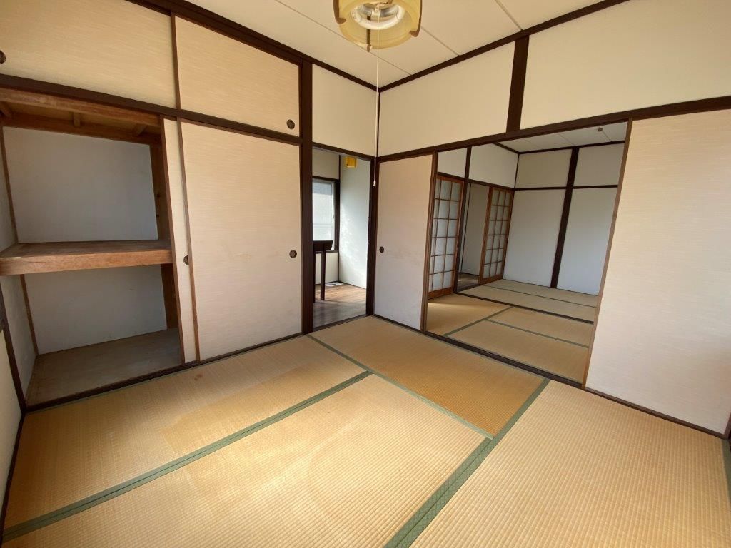 5LDK House in Kure City, Hiroshima with Garage and Garden - Thumbnail 4