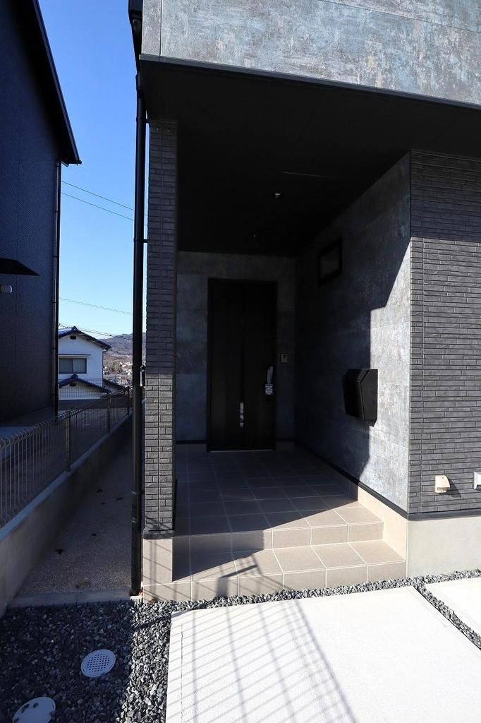 5LDK House for Sale in Kure, Hiroshima - Thumbnail 2