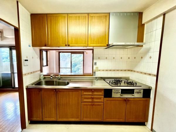Suma Ichinotani Green Heights B 3LDK Apartment for Sale in Kobe - Thumbnail 2