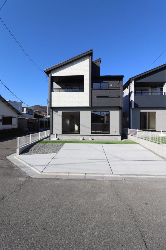 New 4LDK House in Okayama with Seismic Dampers & All-Electric - Thumbnail 3