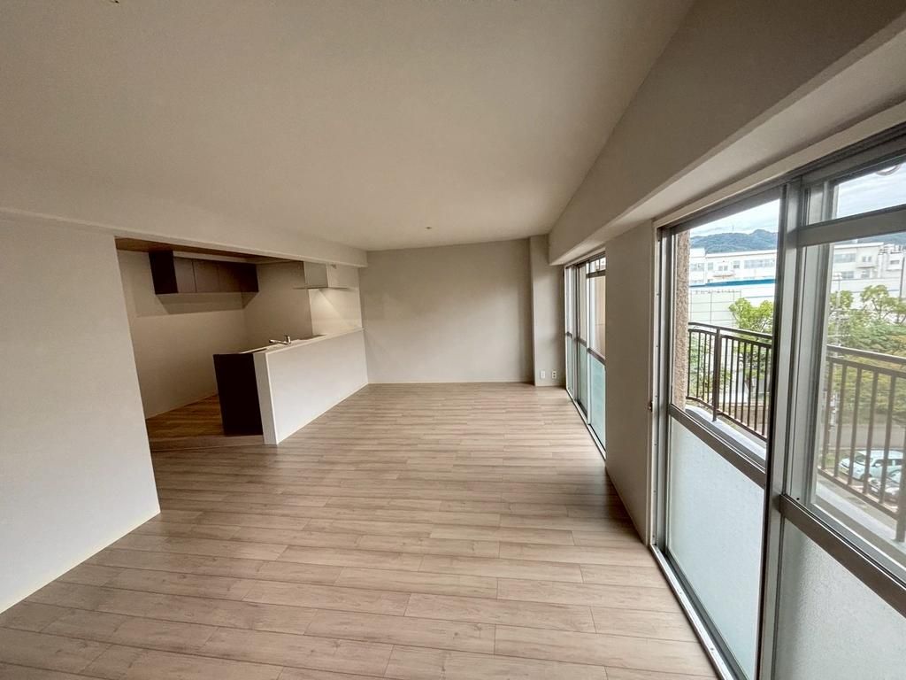 Renovated 3LDK Apartment for Sale near Kofune Station, Uji - Thumbnail 2