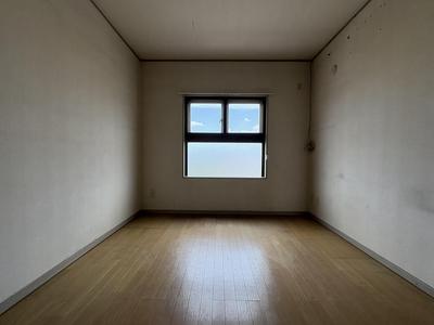 3LDK Apartment Near JR Yoshihara Station, Fuji City — Image 1, Fuji, Shizuoka