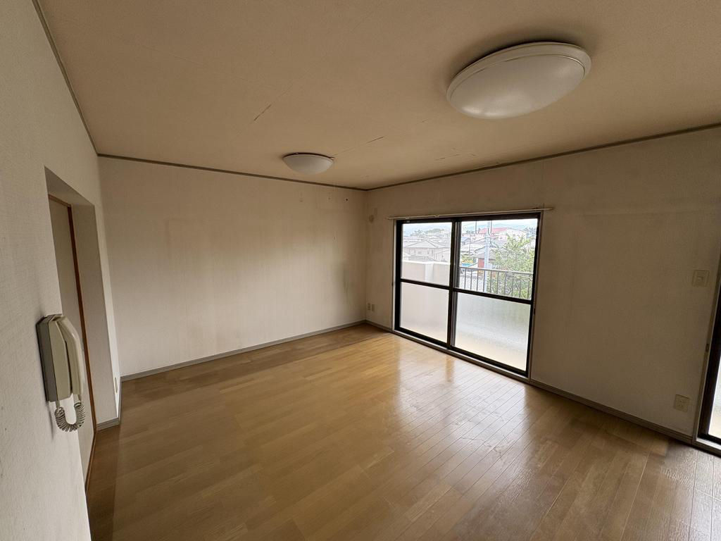 3LDK Apartment Near JR Yoshihara Station, Fuji City - Thumbnail 4