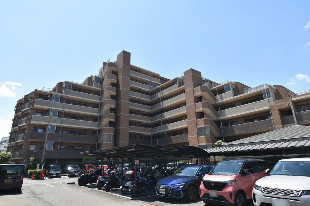 Rexcelle Garden Chofu 3LDK Apartment with Private Garden - Thumbnail 2