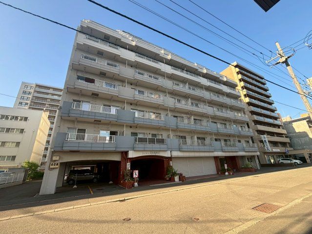 Chambord Botanical Garden 1DK Apartment in Central Sapporo - Thumbnail 2