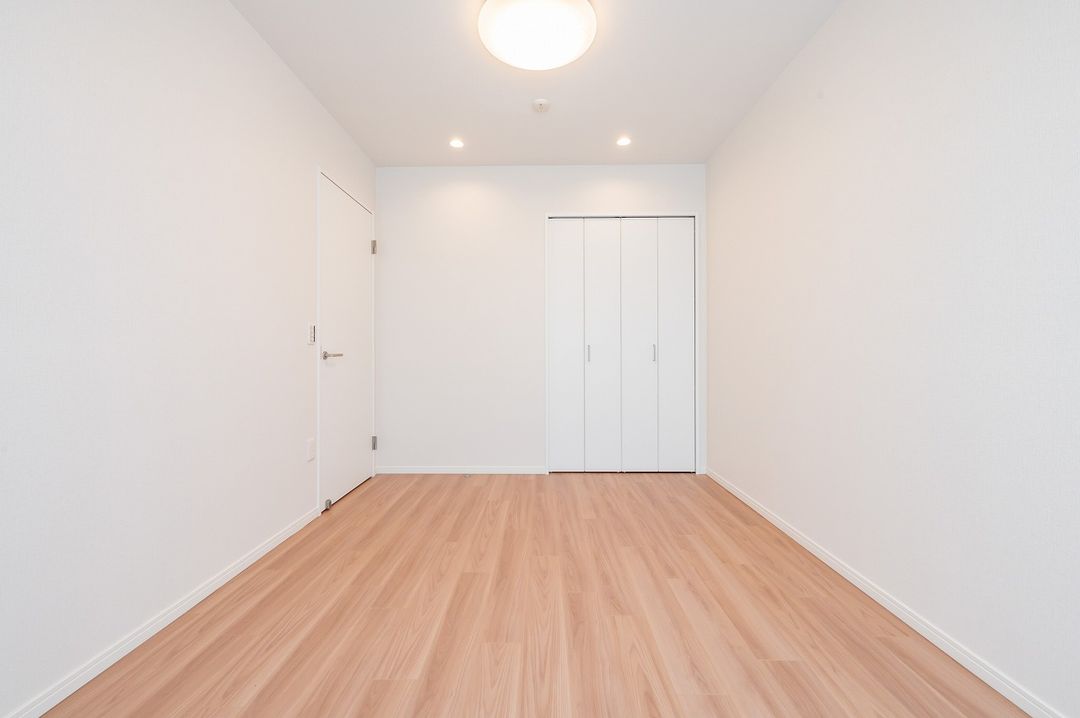 Renovated 2SLDK Apartment in Kawasaki's Rexcell Garden - Thumbnail 4