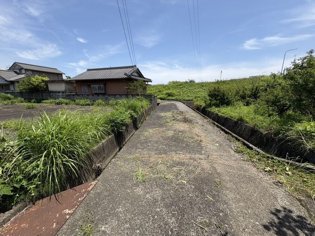 Land with Old House for Sale in Anan City, Tokushima - Thumbnail 3