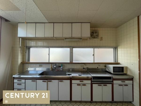 3LDK House Near Kiwa Station, Wakayama - Thumbnail 3