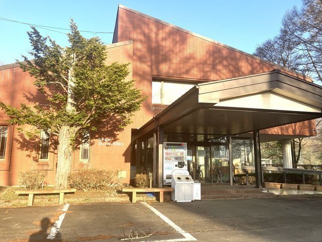 Renovated 2SLDK Resort Condo in Yamanakako with Forest Views - Thumbnail 3