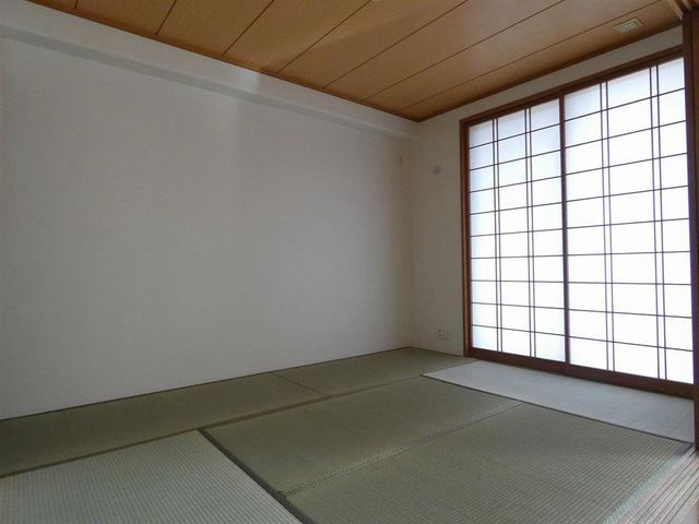 4LDK Apartment in Kitakyushu with Balcony - Thumbnail 4